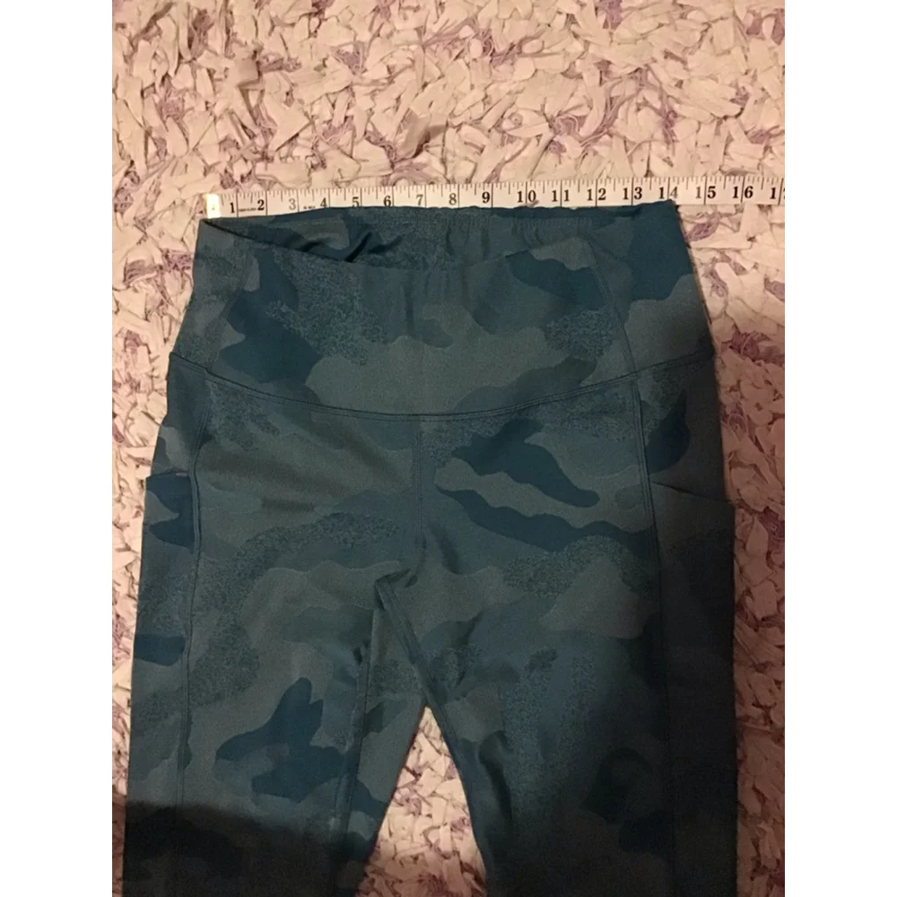 Women's The North Face Teal Camo Leggings XL Like NEW - Picture 6 of 12